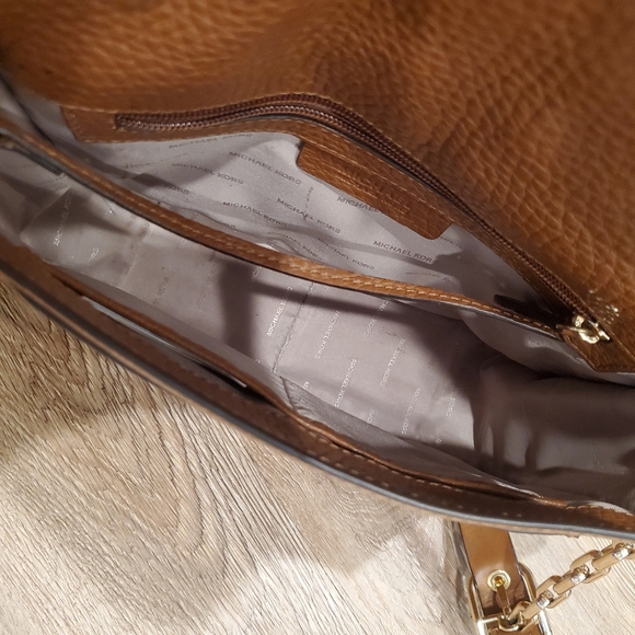 Michael Kors Crossbody - Picture 11 of 15